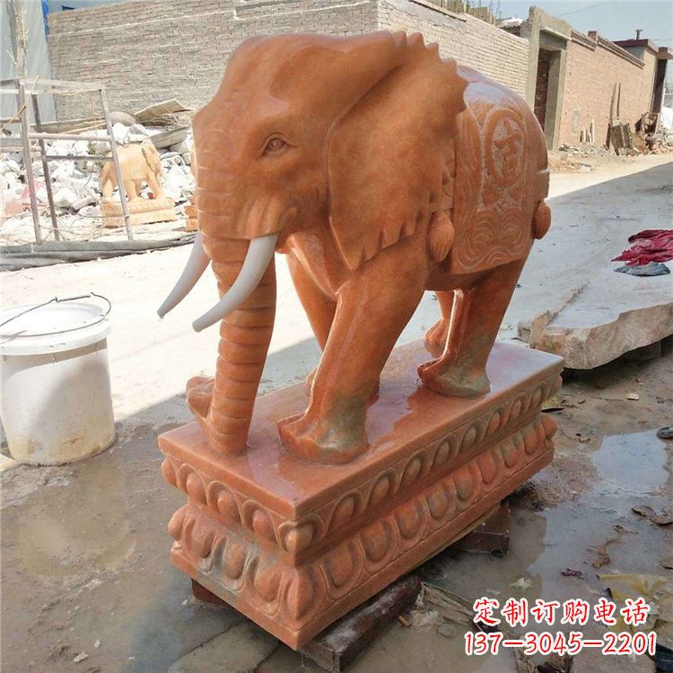 开封晚霞红石雕大象