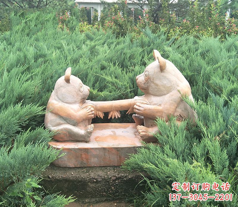 开封晚霞红熊猫母子石雕