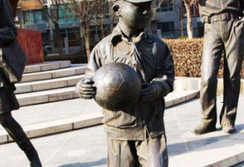 开封展示小学生活力的足球少年雕塑