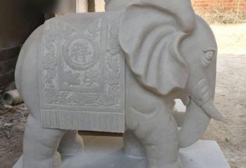 开封风格多样的大象雕塑