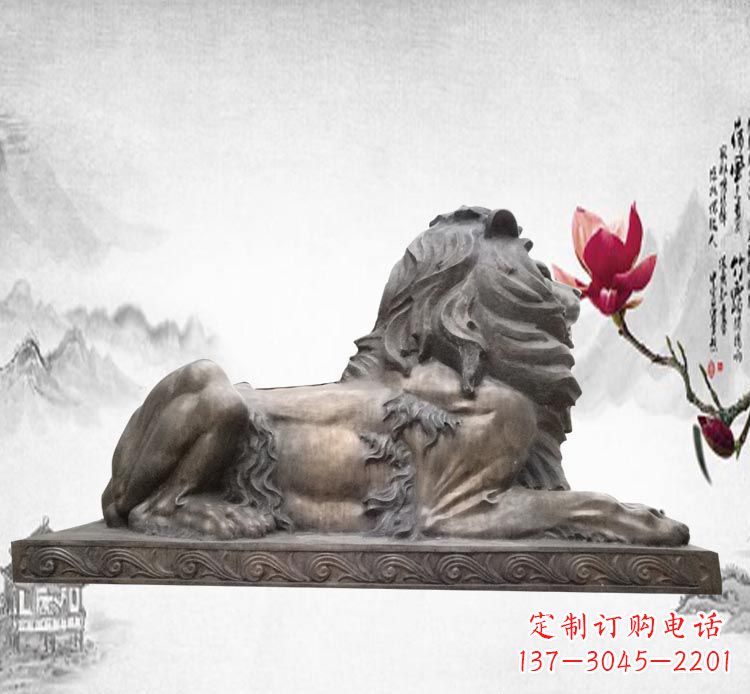 开封卧着的西洋狮子铜雕
