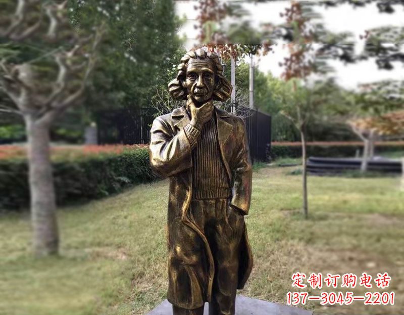 开封西方名人爱因斯坦铜雕