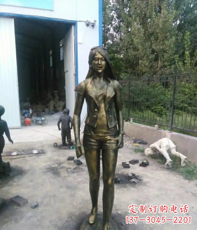开封现代美女广场人物铜雕