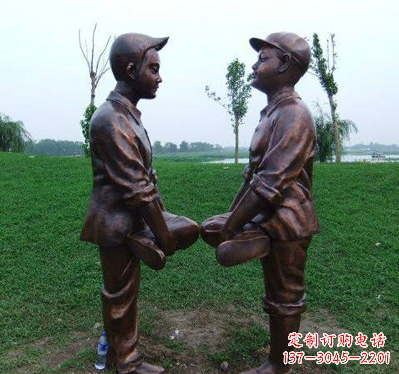 开封小孩斗鸡铸铜雕塑