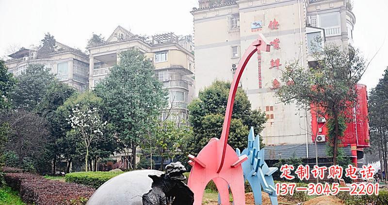 开封小区破壳而出的小恐龙景观铜雕