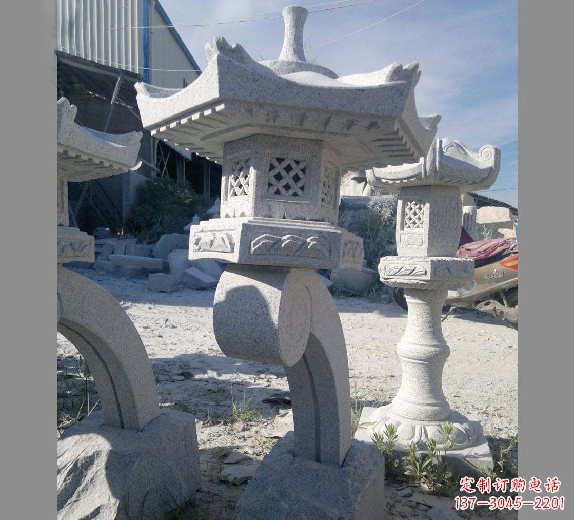 开封园林景观草坪石灯雕塑