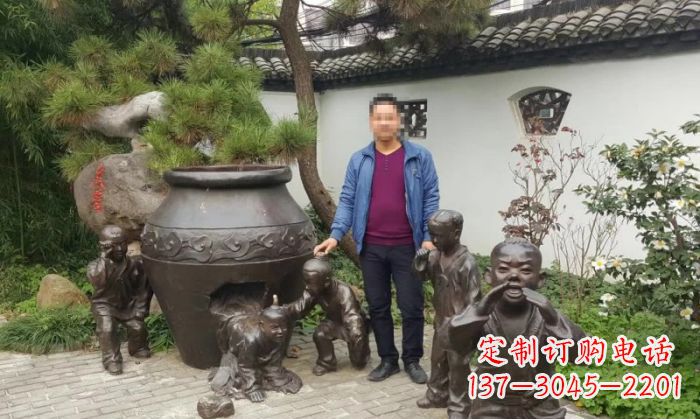 开封园林司马光砸缸铜雕 (2)