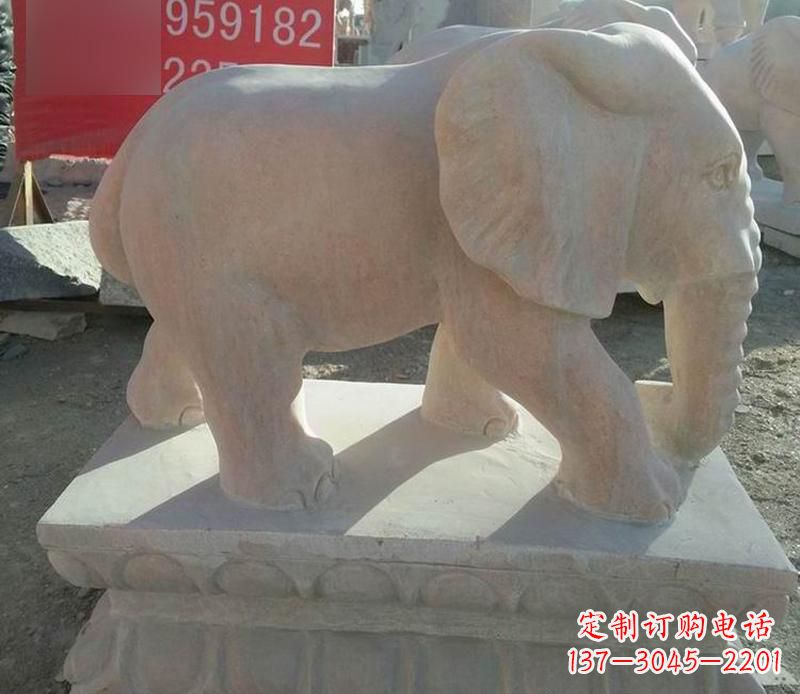 开封园林晚霞红大象雕塑