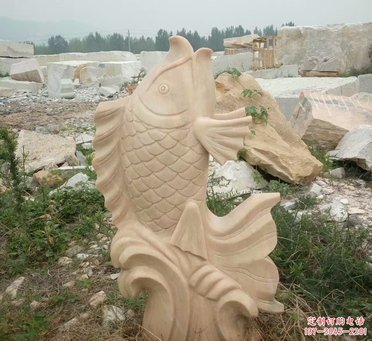 开封园林晚霞红招财鲤鱼石雕