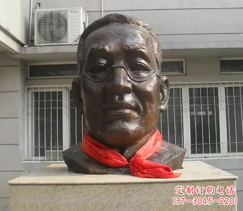 开封张伯岑校园名人头像铜雕