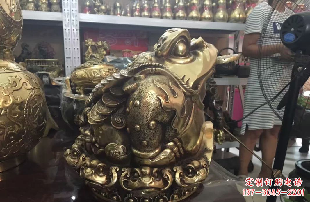 开封招财金蟾动物铜雕