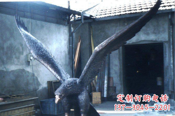 开封铸铜老鹰企业动物铜雕