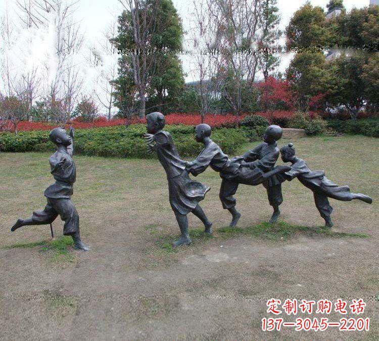 开封铸铜老鹰捉小鸡儿童雕塑