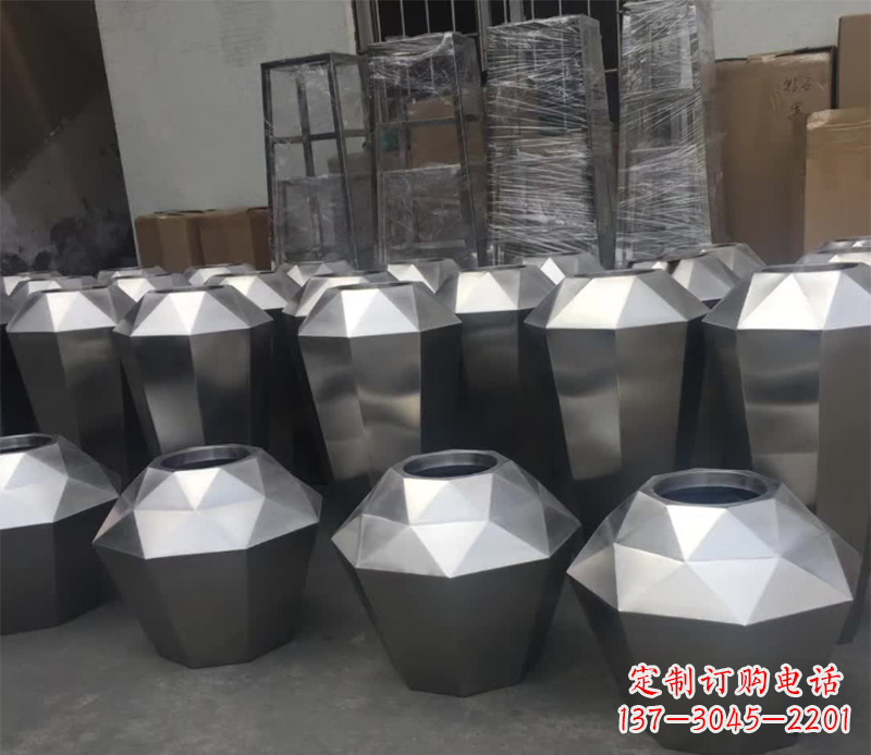 开封不锈钢组合花盆雕塑